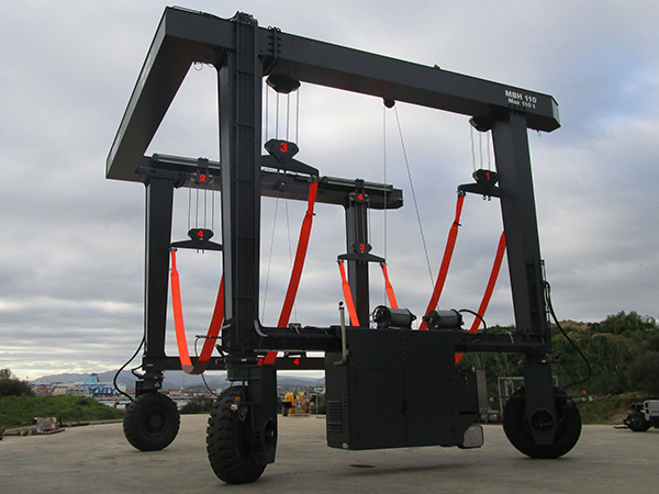 游艇搬運機 (3).jpg