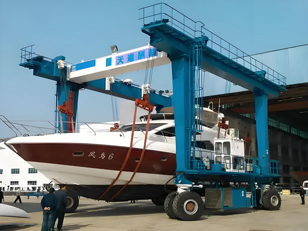 游艇搬運機08.jpg