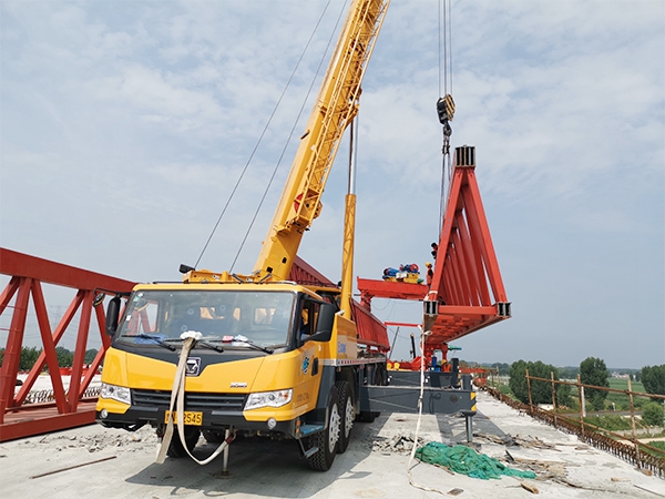 架橋機出租延長設備的使用壽命。