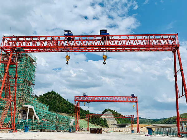 云南玉溪龍門吊出租公司MHGY10噸龍門吊做保養