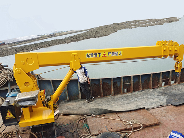 福建漳州船用起重機廠家船用起重機類型多樣