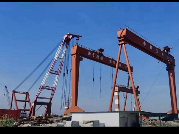 安徽羌湖造船門(mén)式起重機(jī)廠家造船門(mén)式起重機(jī)起重量大