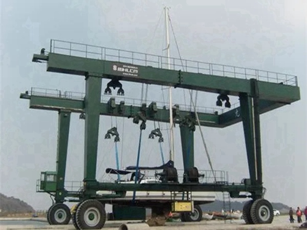江蘇蘇州游艇搬運機廠家游艇搬運機運行安全穩定    