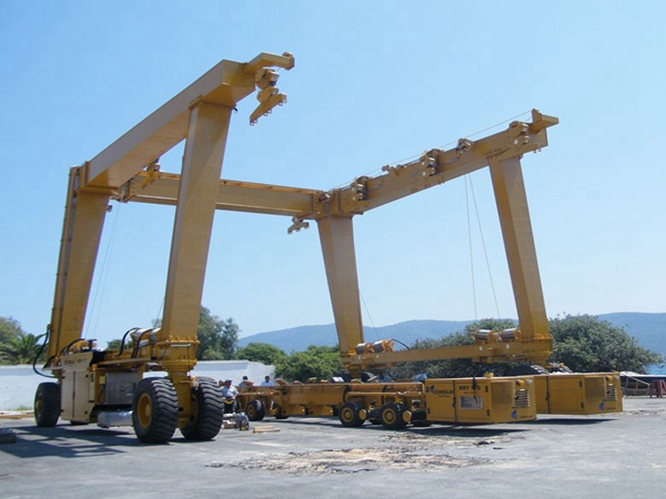 山東青島游艇搬運機公司游艇搬運機穩定可靠