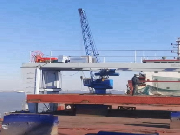 江蘇南京克令吊廠家 操作克令吊移動(dòng)時(shí)注意事項(xiàng)