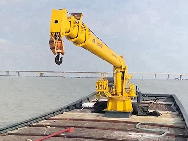 江蘇泰州甲板起重機(jī)廠家甲板吊安全性能高