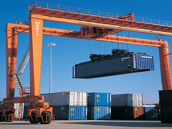 不同類型港口對集裝箱龍門吊的選型有何側(cè)重